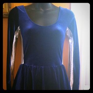 Elegant Blue Velvet Kids ⛸️ Dress